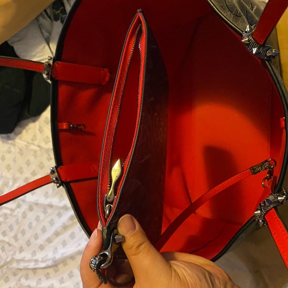 Christian Louboutin Cabata large Tote Bag with pouch - Picture 10 of 17